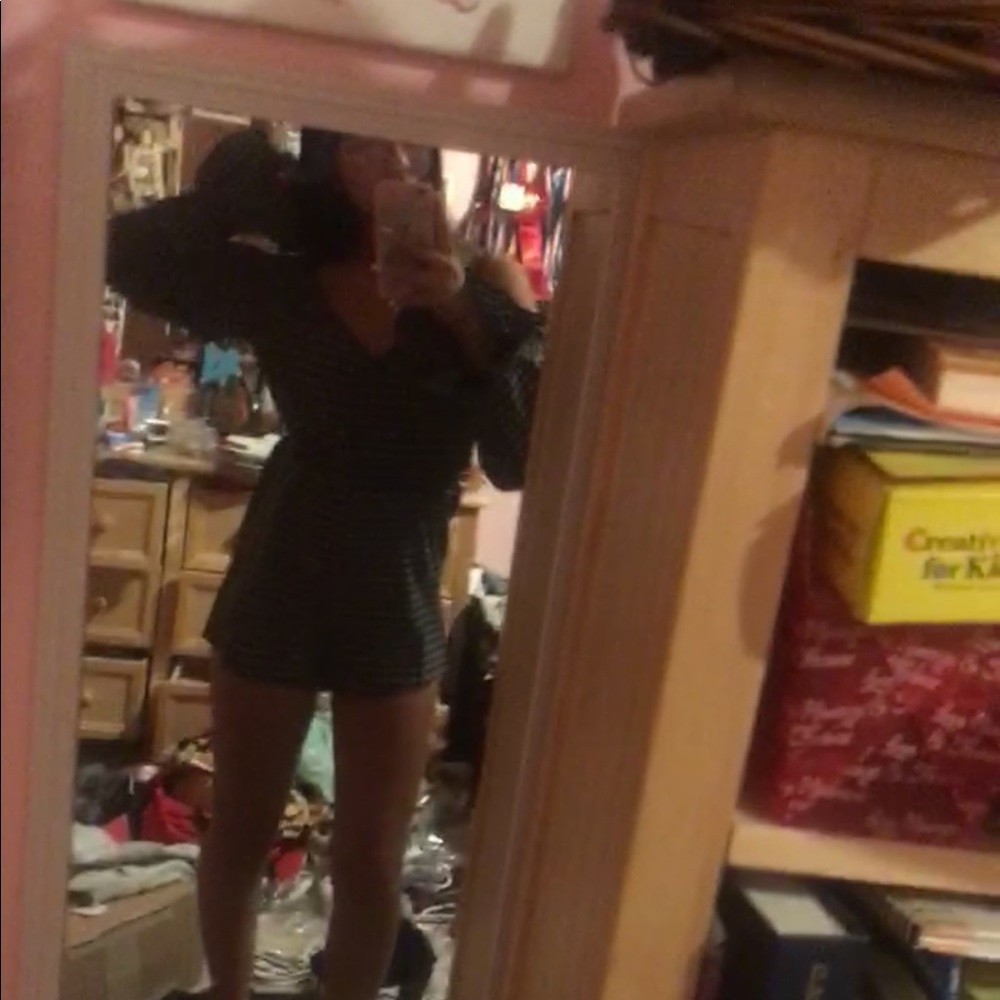 Gingham Romper - Picture 3 of 3